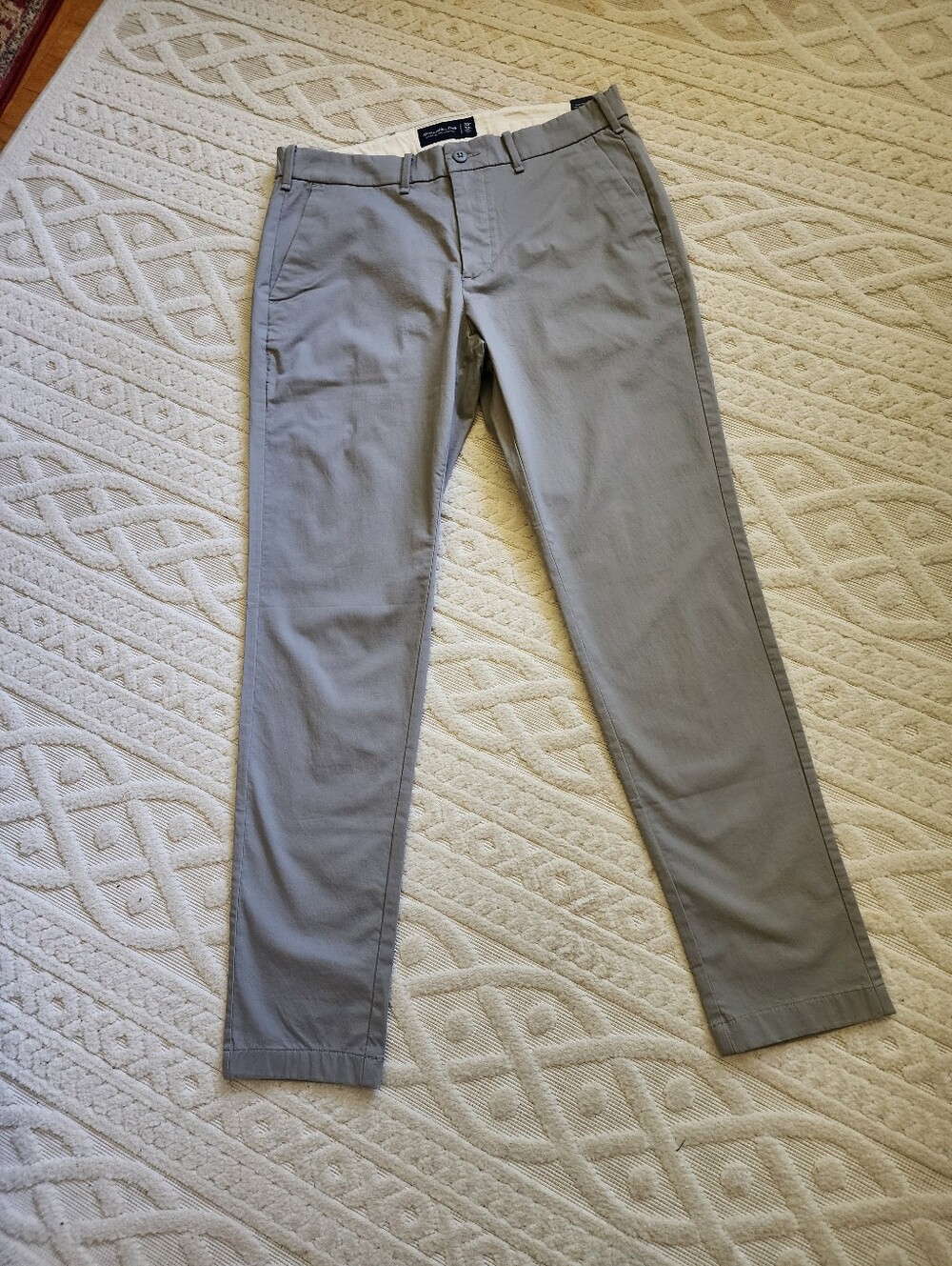 NWT 33x32 Abercrombie & Fitch Men's Light Gray Skinny Chino Pants